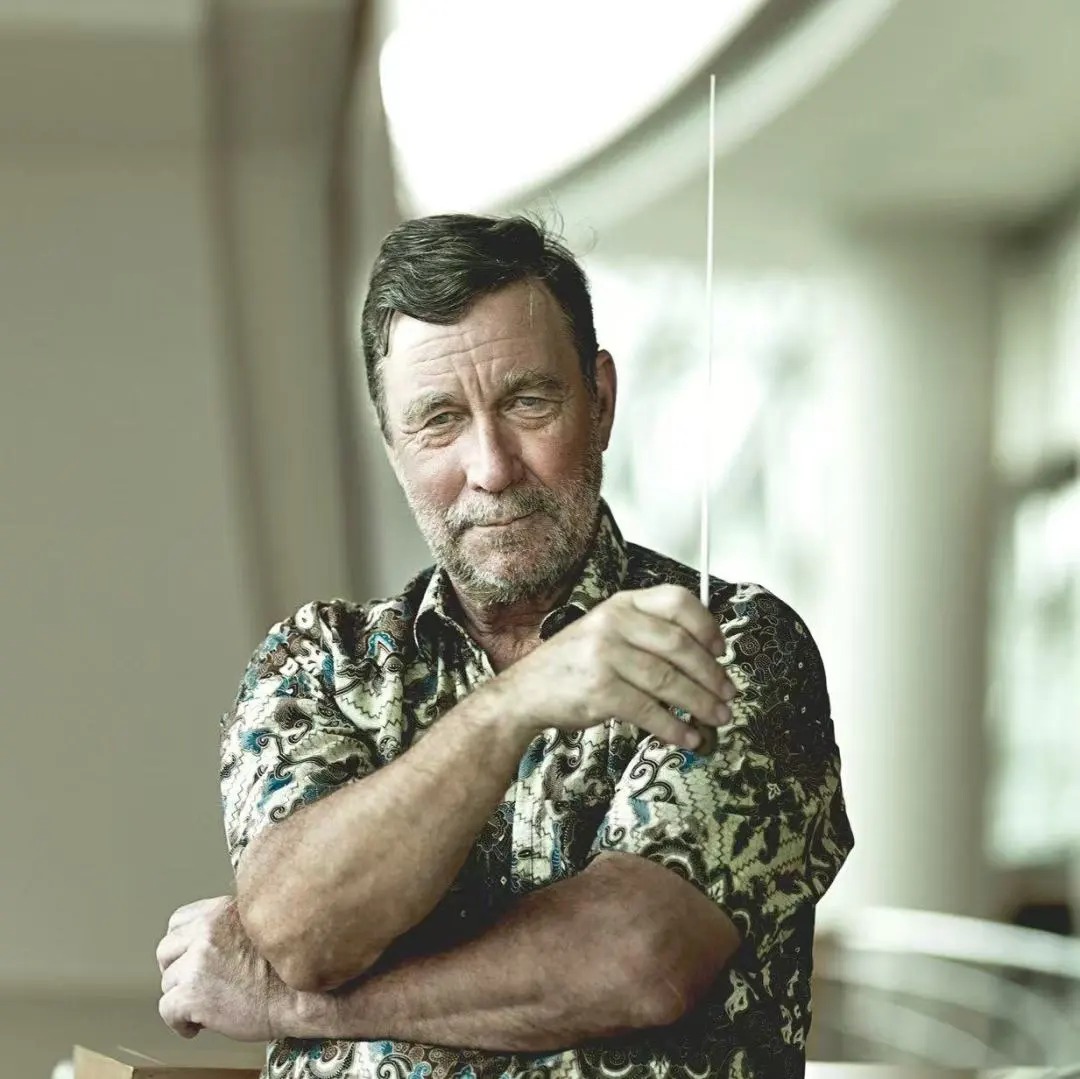 演出预告丨奥科·卡姆执棒北京交响乐团，携手高参演绎西贝柳斯经典